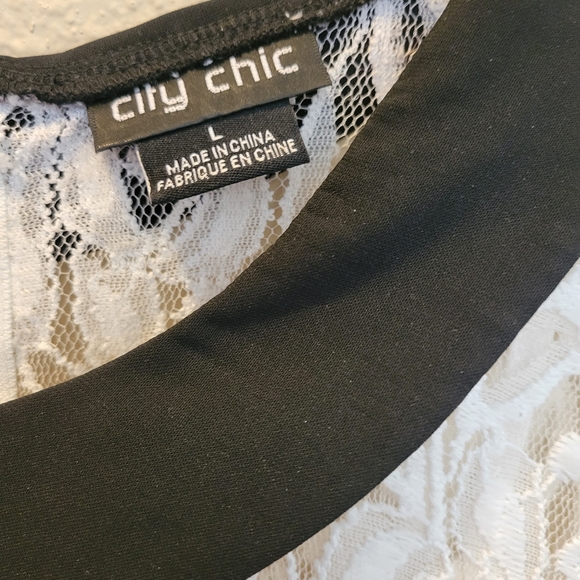 Lace top - Picture 2 of 4